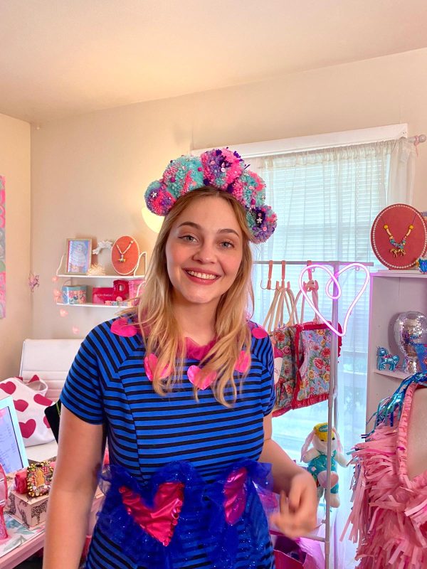 POMPOMS GLITTER HEADBAND : Fuchsia Pink & Blue ✨💖👑RojoFuxia. 🛼Made using the brightest, colourful-est acrylic yarn The sparkliest Iridescent tinsel, glitters, paste diamonds, beads of fun and cute shapes.